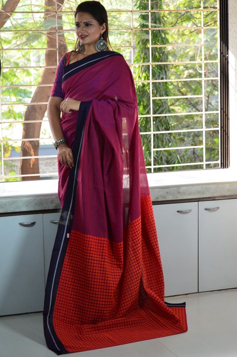 Pure Cotton Begumpuri Handloom Saree with a woven booti pallu