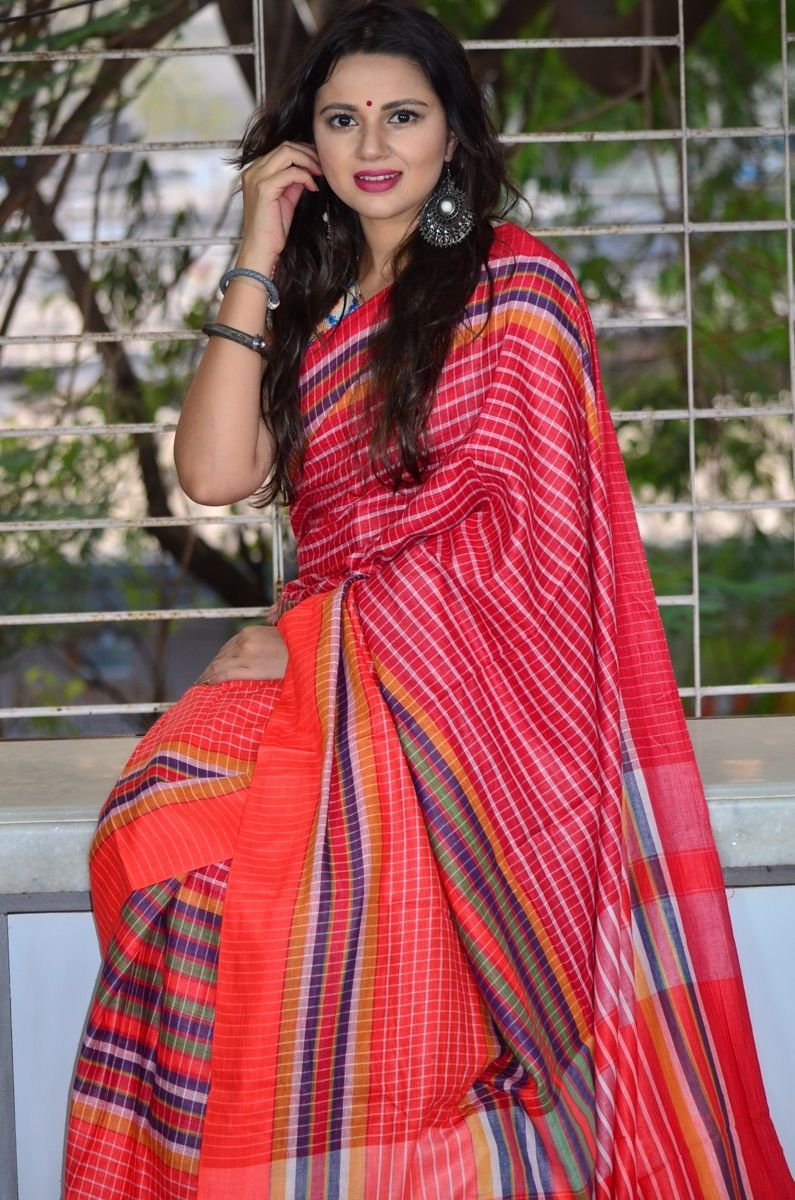 Gamcha Saree House - The story of Gamcha saree weavers.... We are working  with weavers and converting gamcha into sarees. In Bihar, Jharkhand,  Bengal, Orissa and U.P., it is common for every