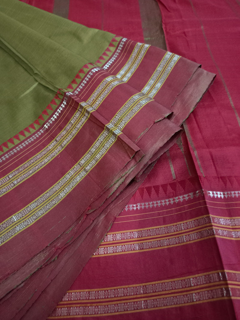 Pure Silk Completely Handwoven Narayan Peth Saree ( THESE SAREES ARE WITHOUT BLOUSE FOR A VIDEO OF THIS SAREE PLEASE CALL US AT 9930655009)