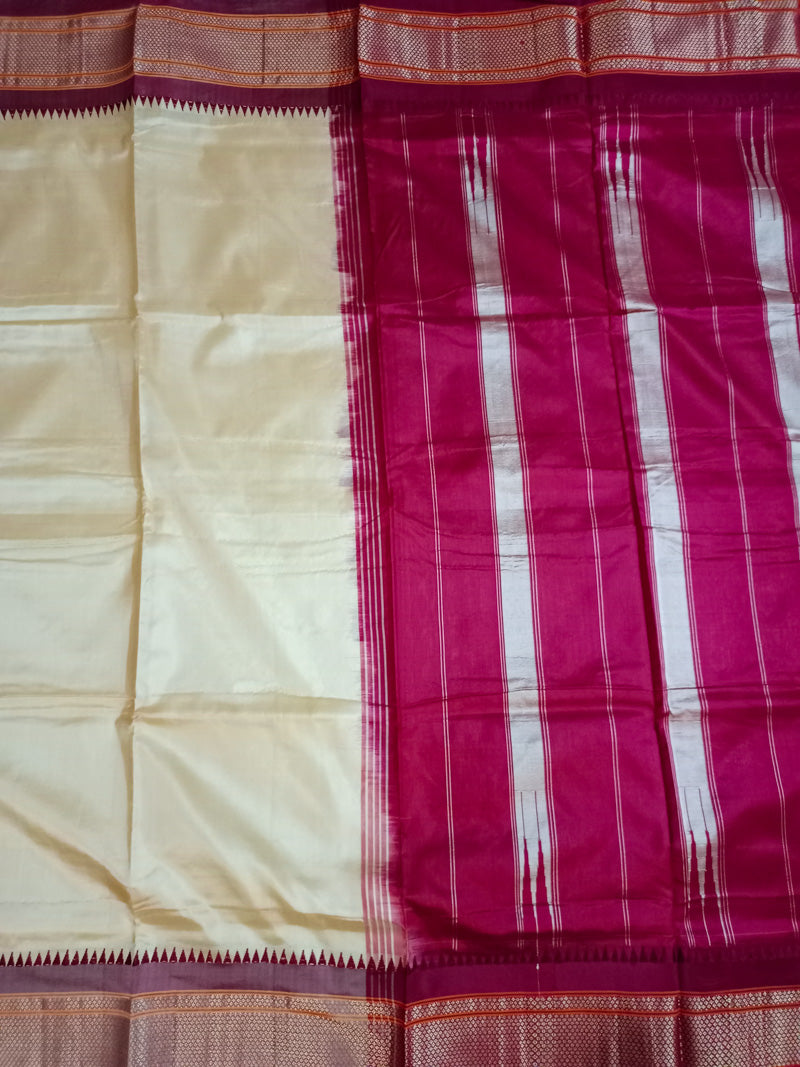Pure Silk Completely Handwoven Checkered Narayan Peth Saree ( THESE SAREES ARE WITHOUT BLOUSE FOR A VIDEO OF THIS SAREE PLEASE CALL US AT 9930655009)