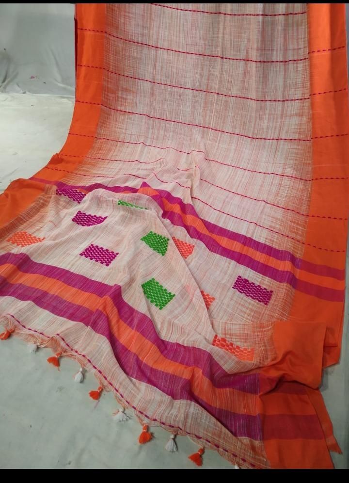 Pure Soft Spun Cotton Saree With Woven Textured Running stitch Lines And Contrasting Borders